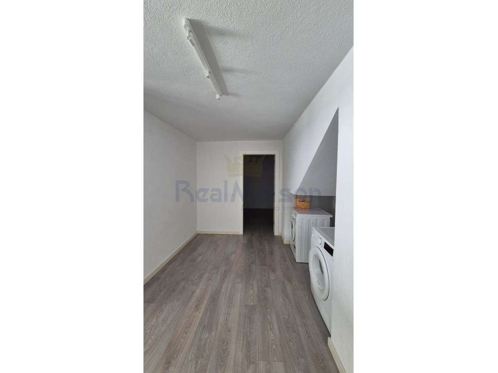 Excelente Moradia de Luxo c/ 7 quartos, Piscina e Jardim-27