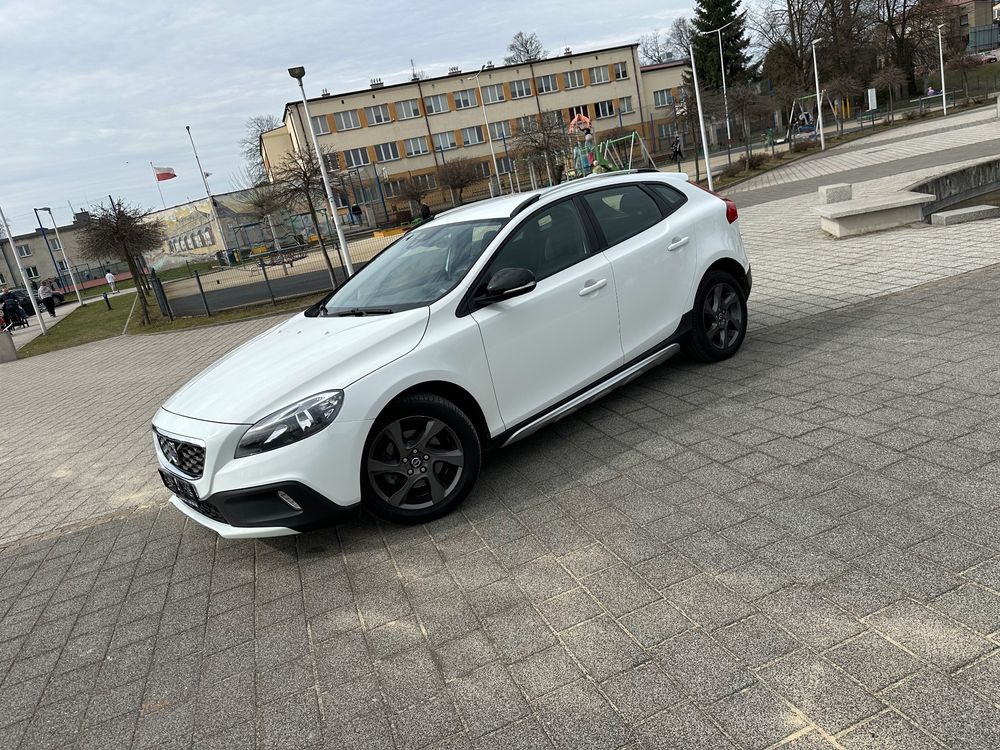 Volvo V40 II 2014