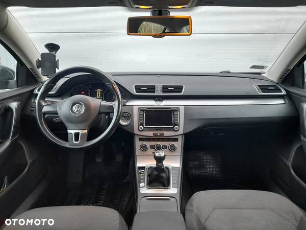 Volkswagen Passat 2.0 TSI Comfortline - 11