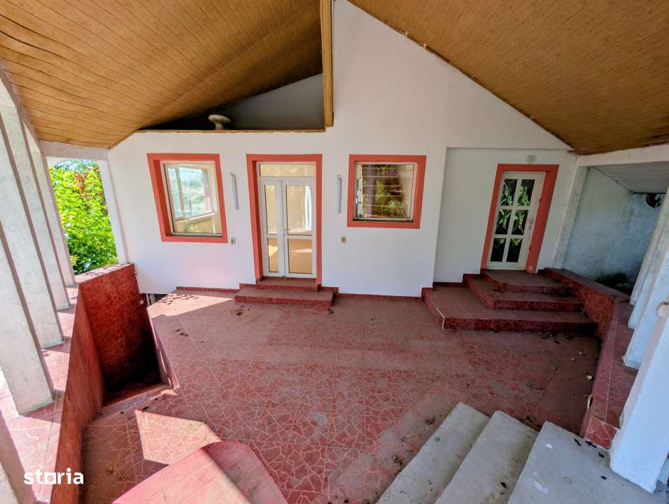 Casa cu 5 camere 196 mp la asfalt cu 1200 mp gradina livada - Horlesti - Imagine principală: 4/19