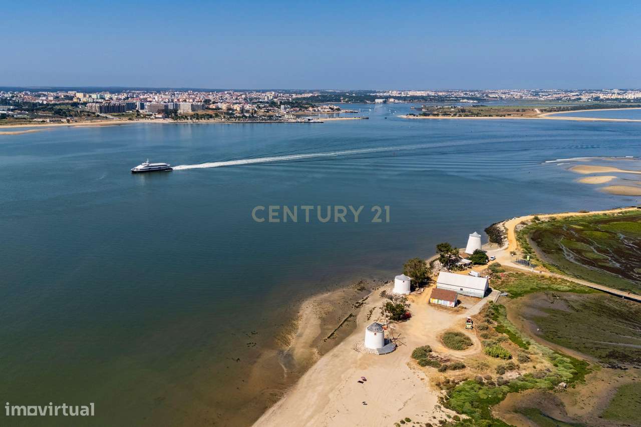 Terreno para construção de prédio, no Centro Barreiro, frente rio e a-8