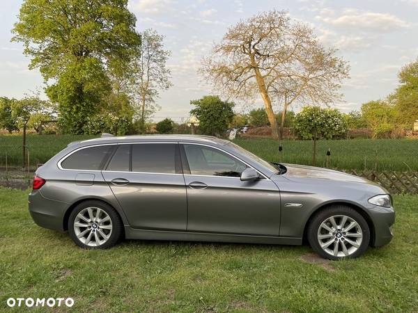 BMW Seria 5 530d xDrive Touring - 2