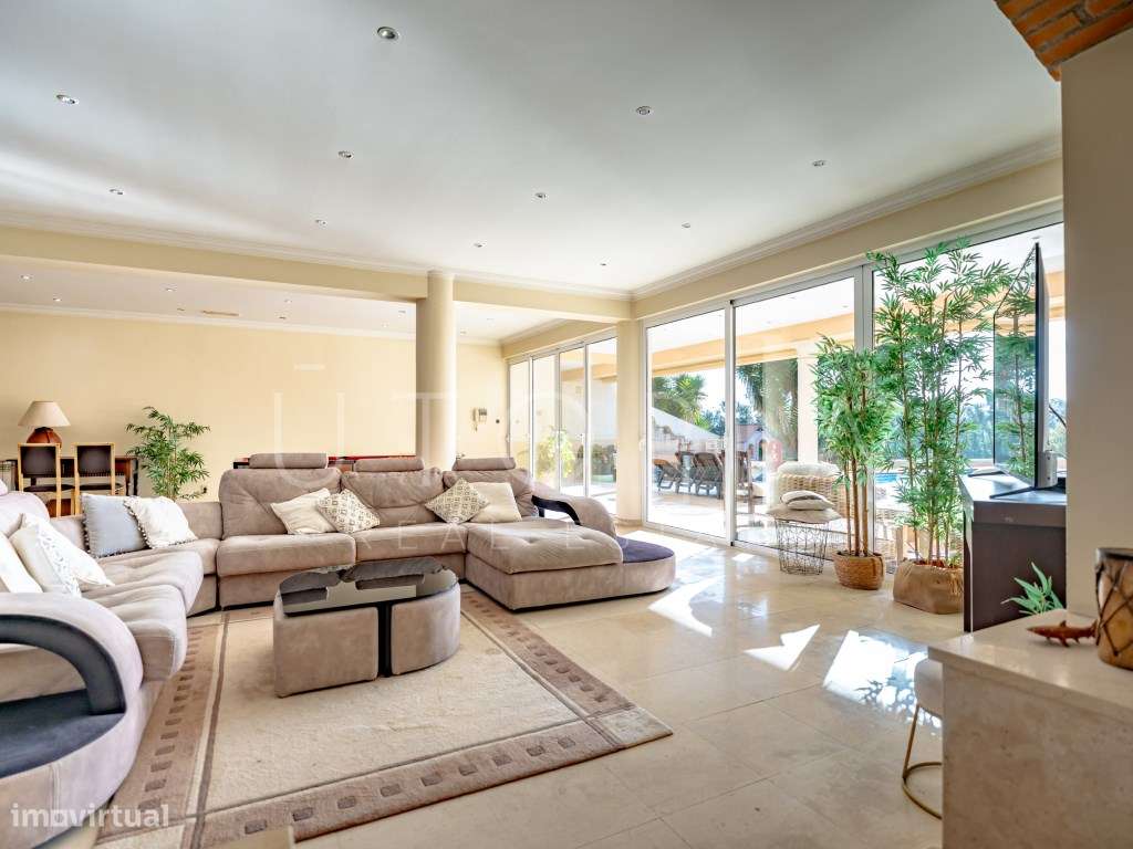 Moradia de Prestígio com Piscina, Campo de Ténis e Terreno Murado d...-39