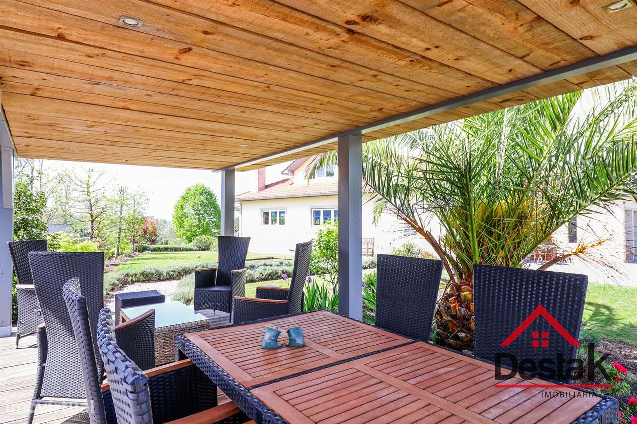 Fantástica Moradia isolada V4 em Lordosa, Viseu-51