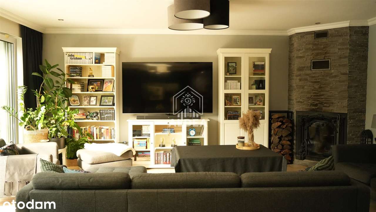 Zadbany Dom w Genialnej Lokalizacji-19