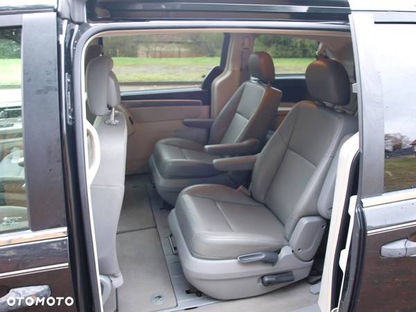 Chrysler Town & Country 3.6 Touring - 23