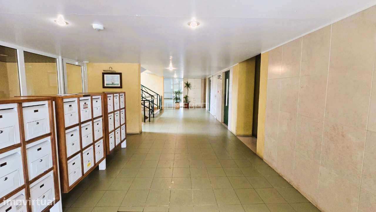 T3 à Venda em Paço de Arcos — Vista Mar, Varanda, Lareira e Parqueamen - Grande imagem: 4/14