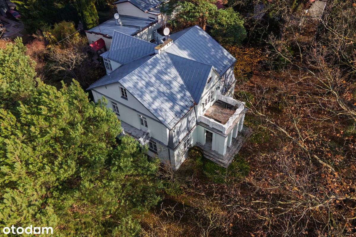 Zabytkowa willa w Komorowie +1000 m2 inwestycyjnie-10