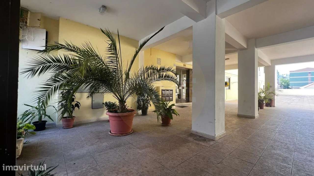 Apartamento T3 em remodelação Vista Serra da Arrábida – Setúbal-13