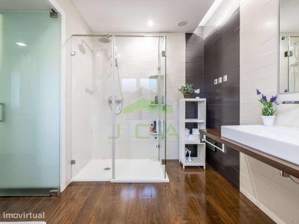 Moradia V4 isolada a 3min de Leiria-43