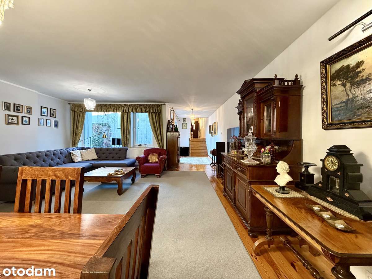 Ul.Lotnicza/5pok/cztery poziomy/ogród/garderoba/garaż/siłownia-0