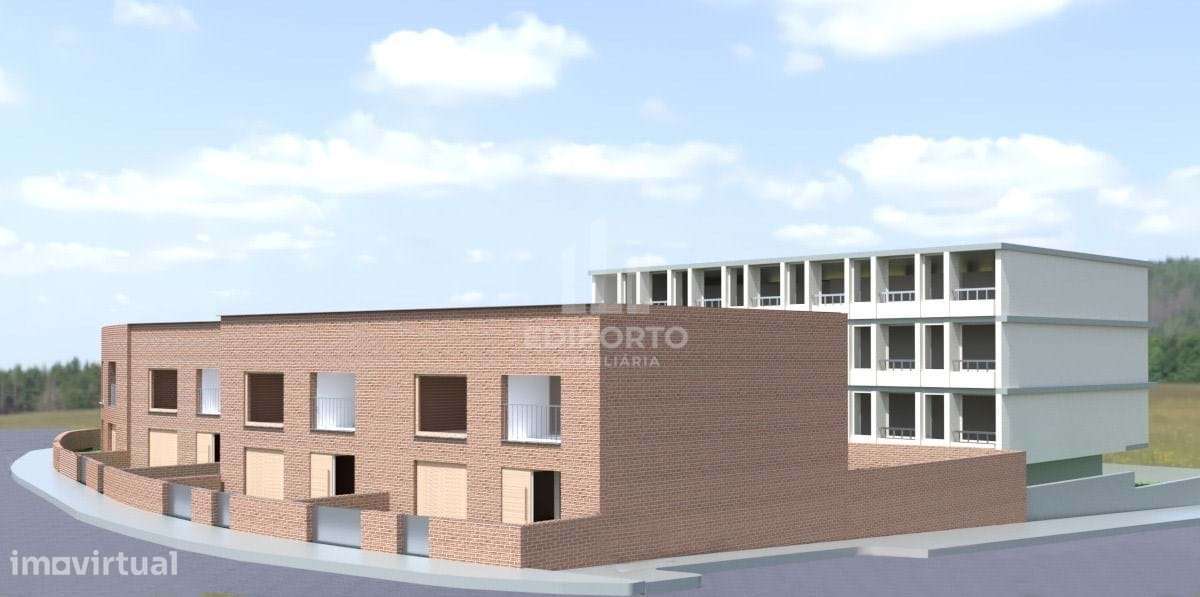 Moradia e Terreno com 3.000 m² em Lordelo- Paredes-1