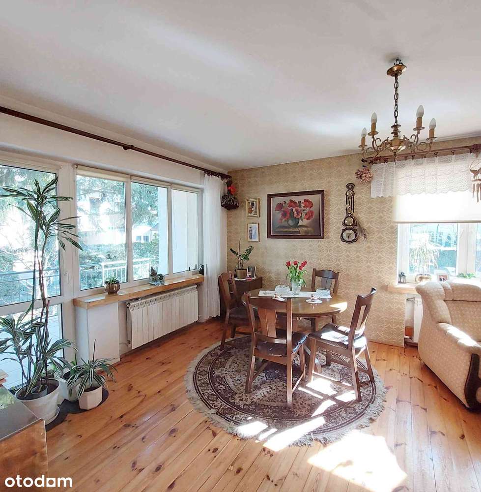 Dom typu kostka na dużej działce-6