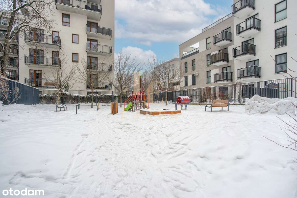 Przestronna Kawalerka z Oddzielną Kuchnią | KW-12