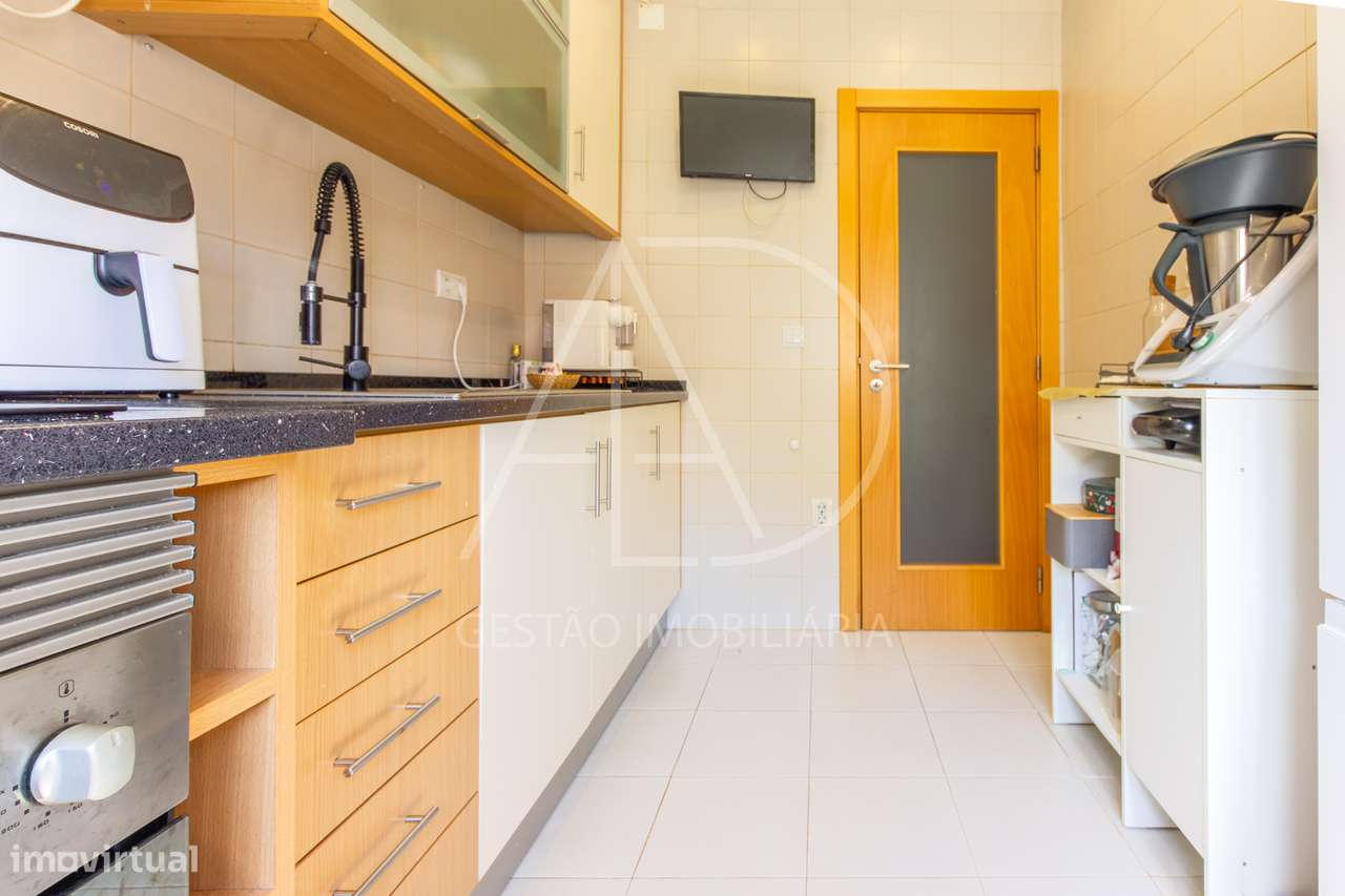 Apartamento T2 bem localizado em Baixa da banheira-5