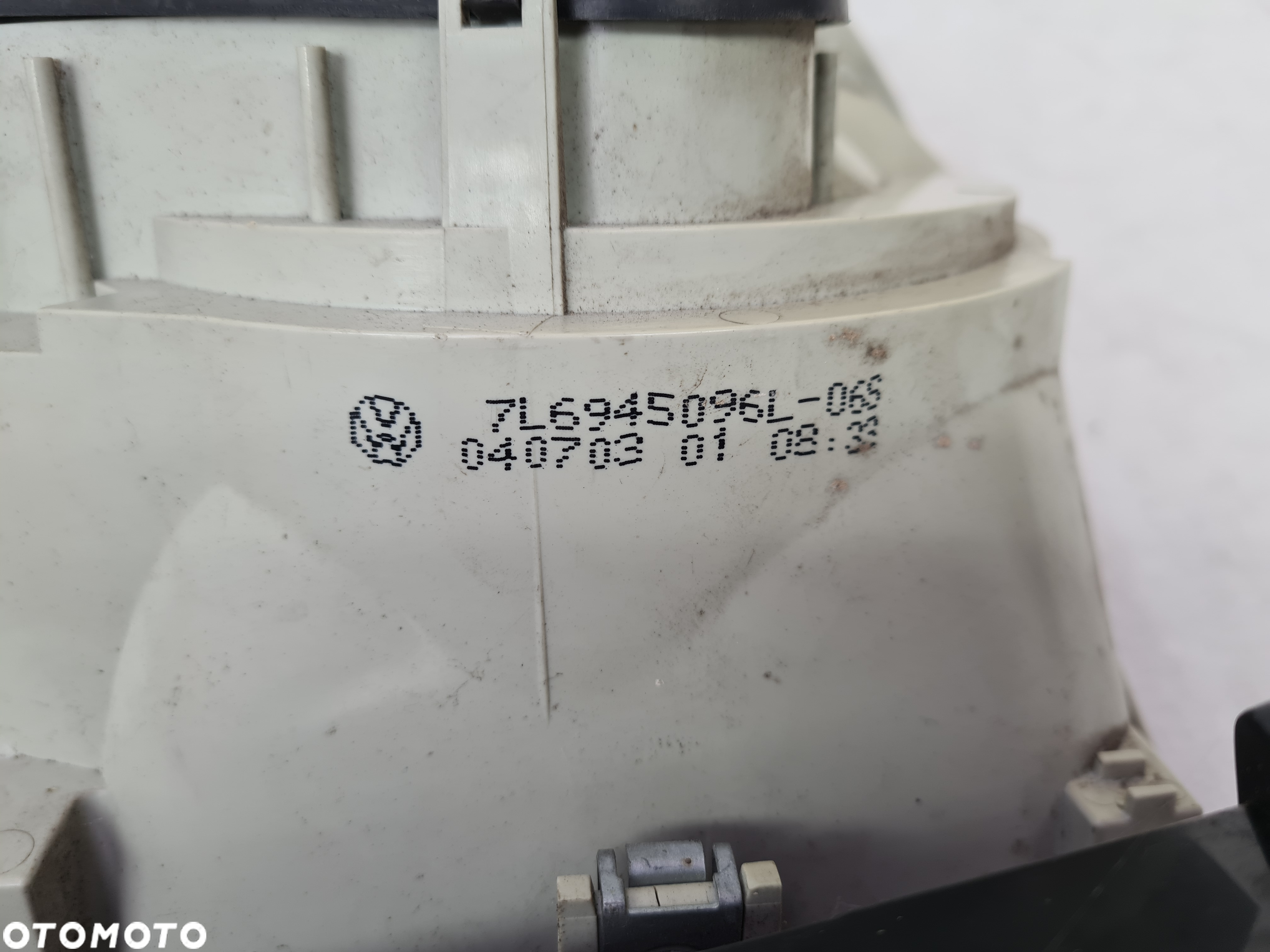 VW TOUAREG LAMPA PRAWY TYŁ 7L6945096L - 5