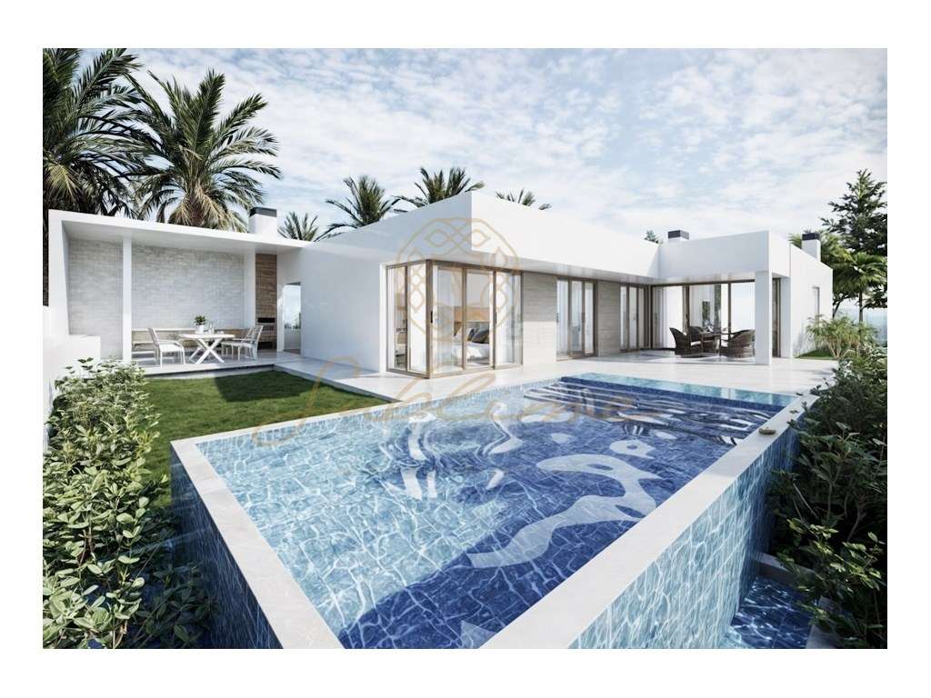 Moradia Térrea, Isolada com Piscina, Vista para o Campo-2