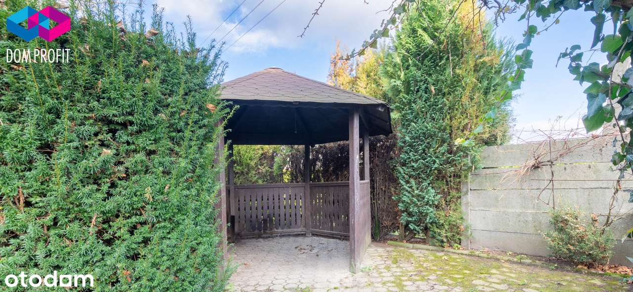 Dom 3 minuty od miasta – idealny układ, duża działka i pełna swoboda!-5