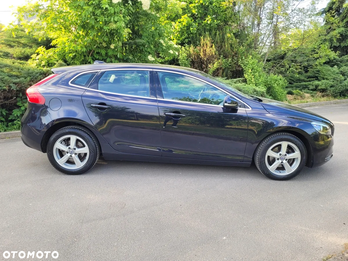 Volvo V40 D2 Momentum - 2