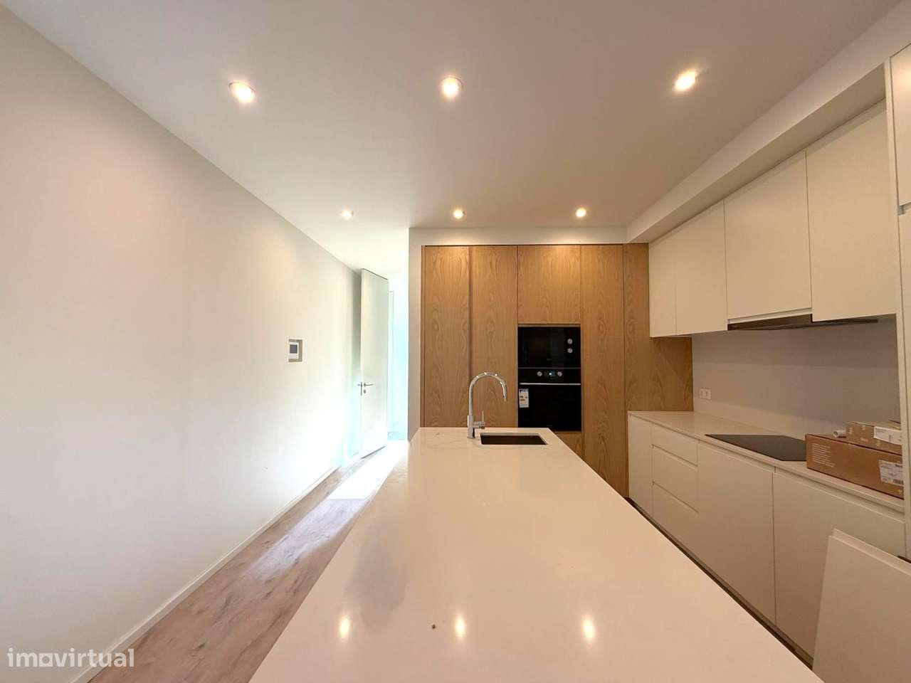 T2 remodelado e equipado c/ alpendre no Porto - Grande imagem: 3/24