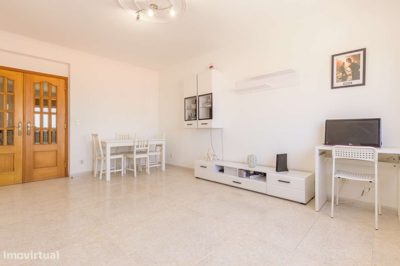 Apartamento T2 na Quinta do Conde-1