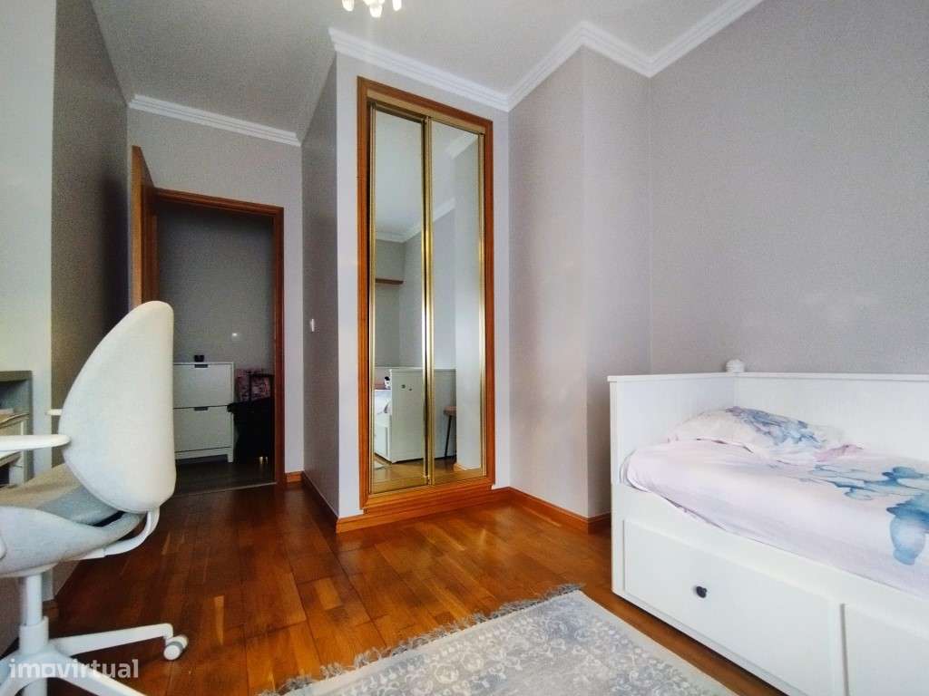Apartamento T3 Renovado em São Marcos, Sintra-12