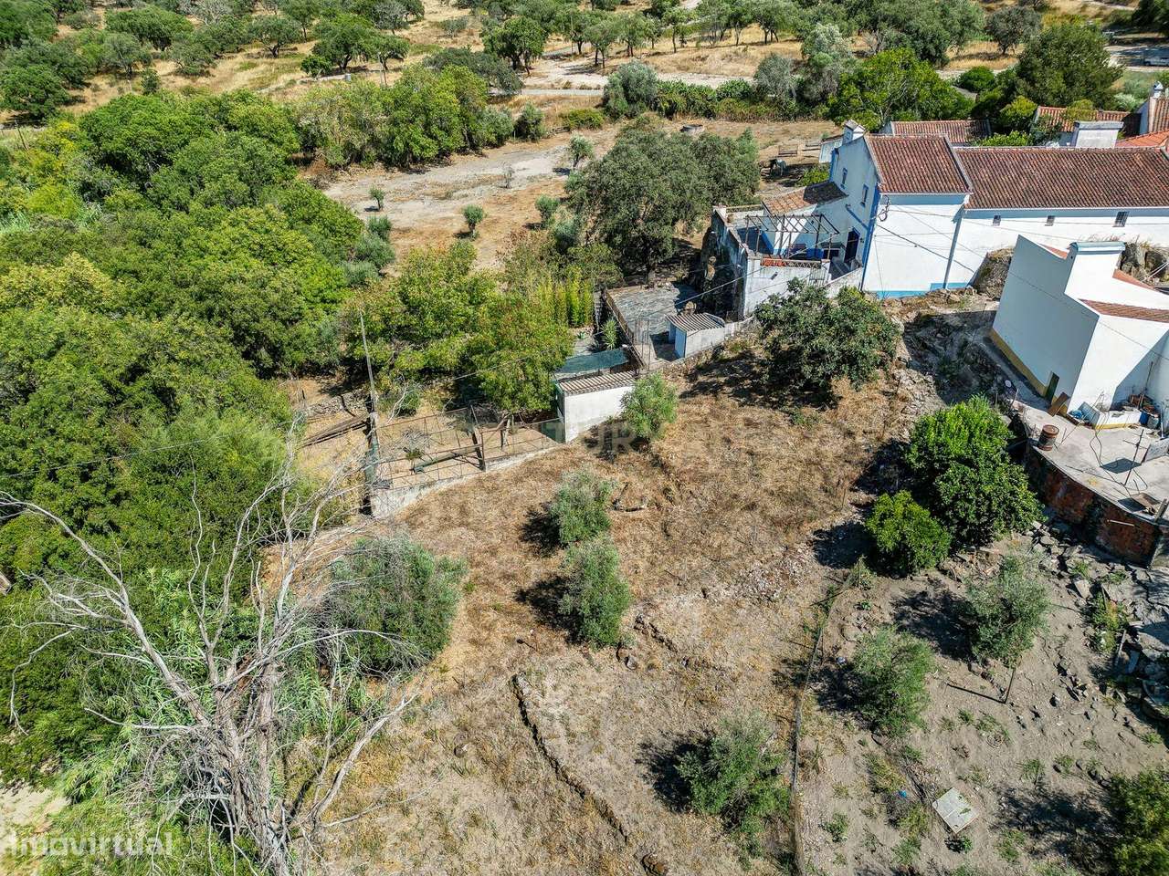Moradia Térrea com Terreno de 950 m² a Apenas 8 km de Évora-16