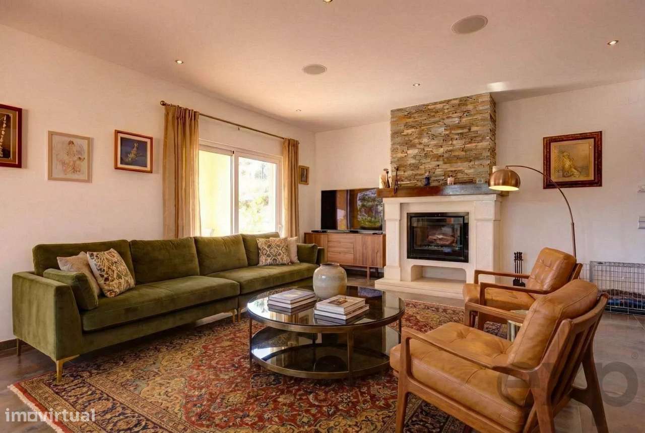 Moradia V4 com Piscina, Certificado Energético A e a Passos da Praia d - Grande imagem: 4/43