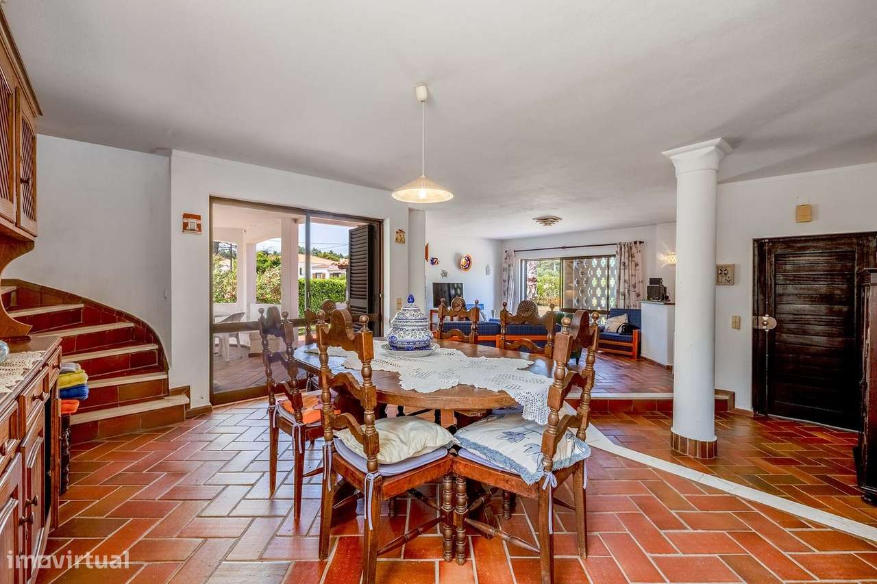 MORADIA ESPAÇOSA COM 6 QUARTOS E PISCINA- VALE DA TELHA - Grande imagem: 3/39