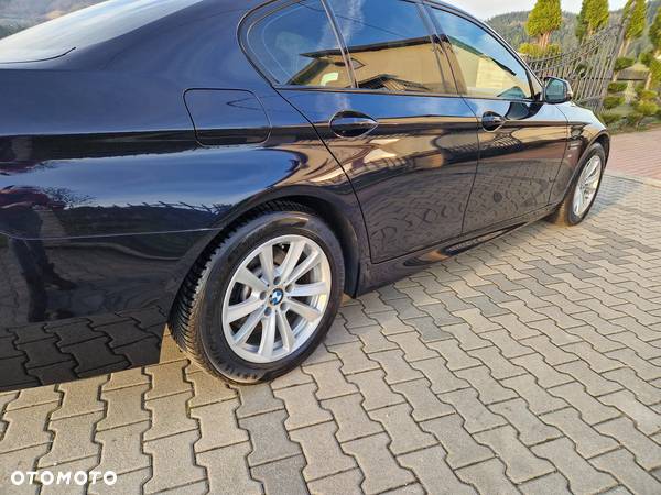 BMW Seria 5 520d xDrive - 10