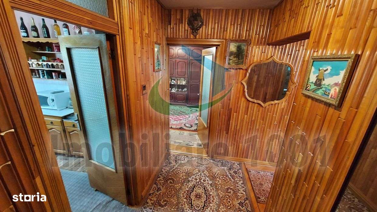 Apartament 4 camere, Republicii, etaj 1, garaj și boxa, zona Canal 7-4