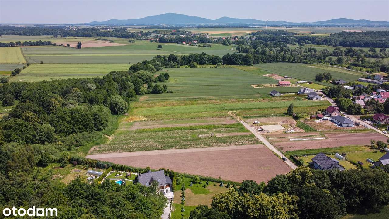 Działka na sprzedaż-5