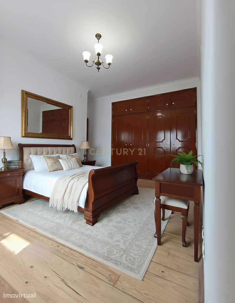 Distinta Moradia, com piscina e adega - perto de praias-27