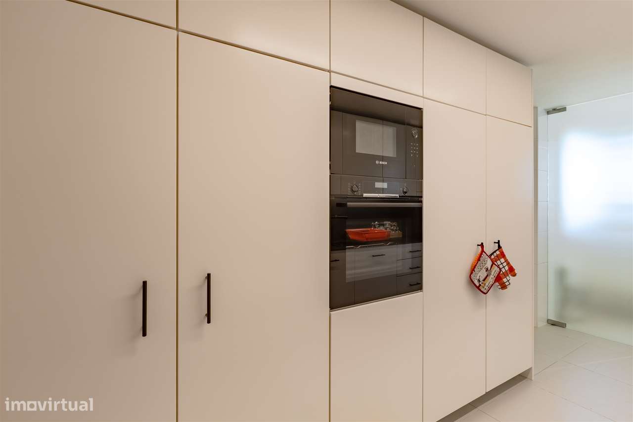 Apartamento T3 no Bessa com Varanda e Garagem box-13