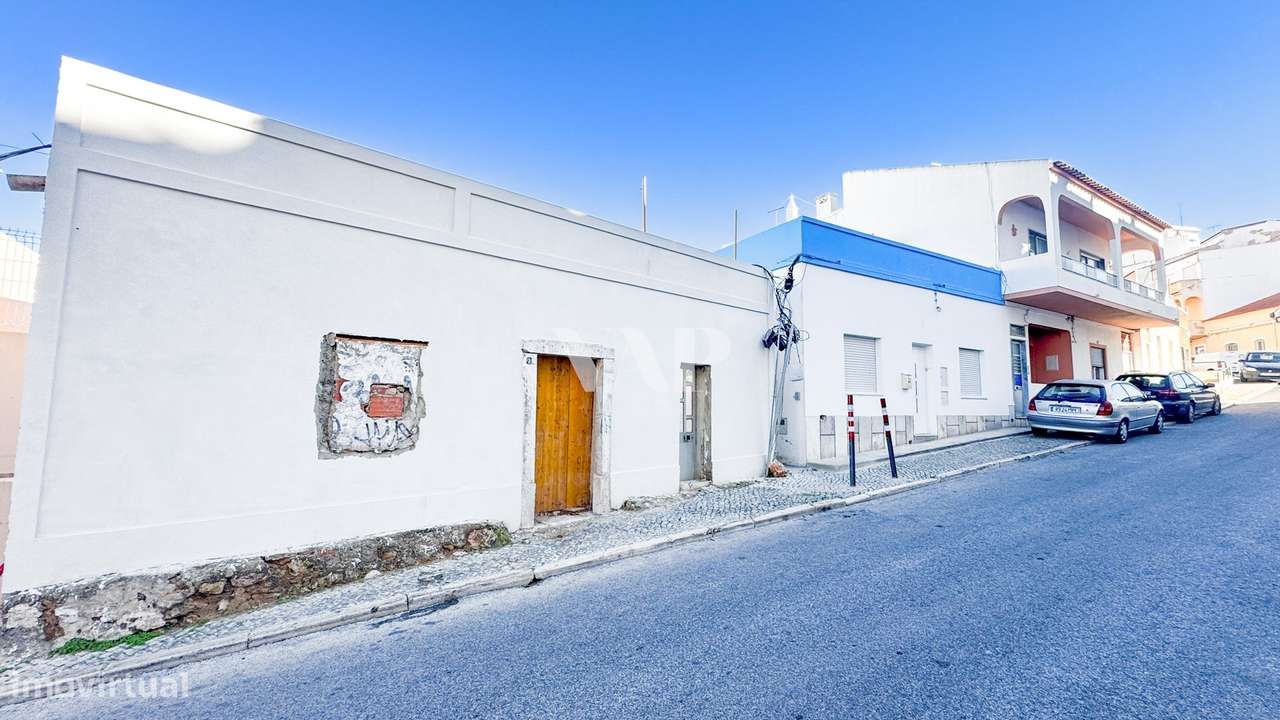 Ruína para Reabilitação no Coração de Quarteira-5