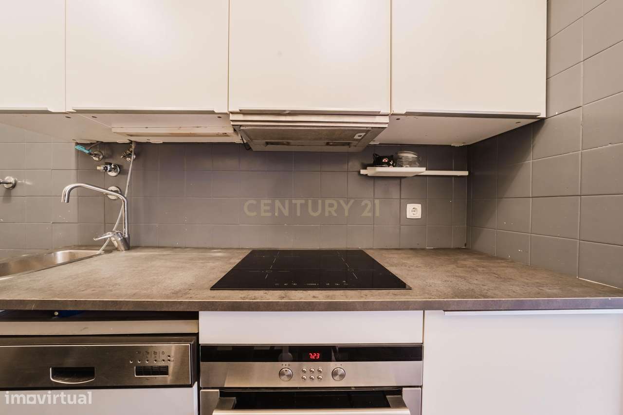 T2 com Amplo Terraço Privativo em Lisboa-22