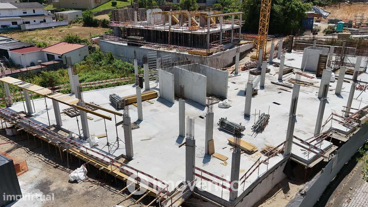 Apartamento T2 novo, com vista Rio, no Empreendimento D'Ouro Mar-21