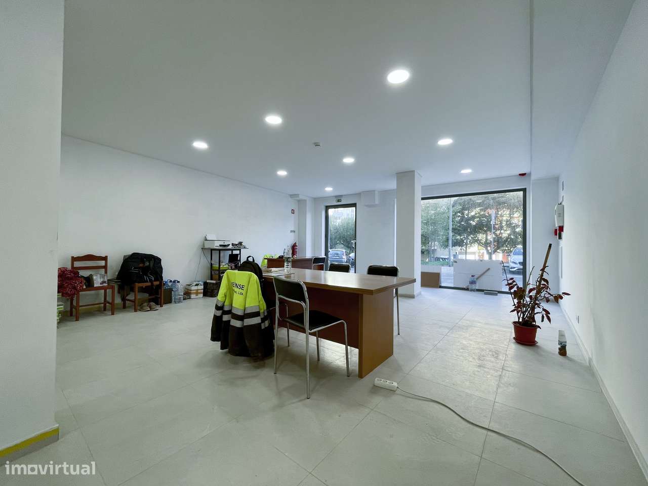 Loja c/ Box Tripla e 2 Parqueamentos - Póvoa de Santa Iria - Grande imagem: 4/16