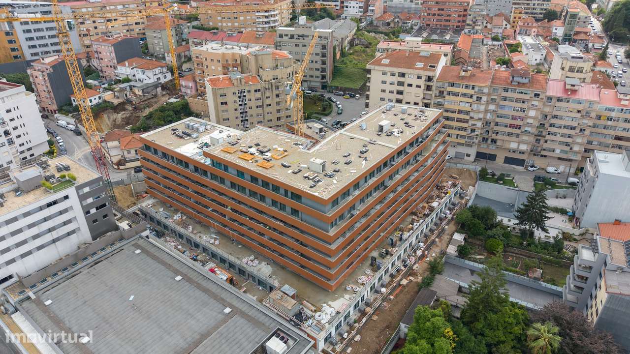 Apartamento T1 Novo c/ Varanda e Garagem- Centro de Vila Nova de Gaia-2