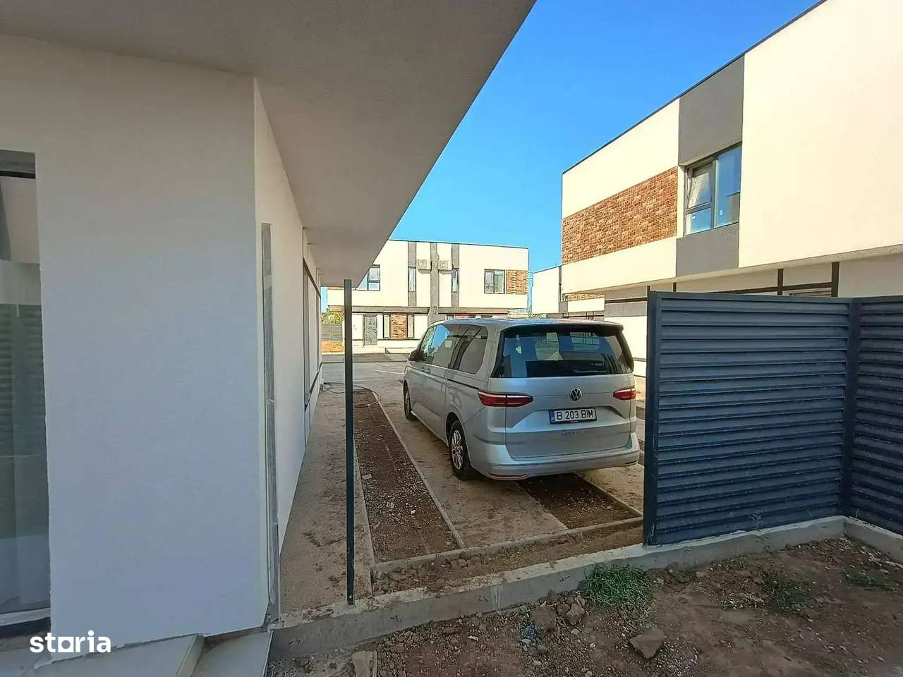 Spatiu, liniste si o curte numai a ta! Duplex elegant-11