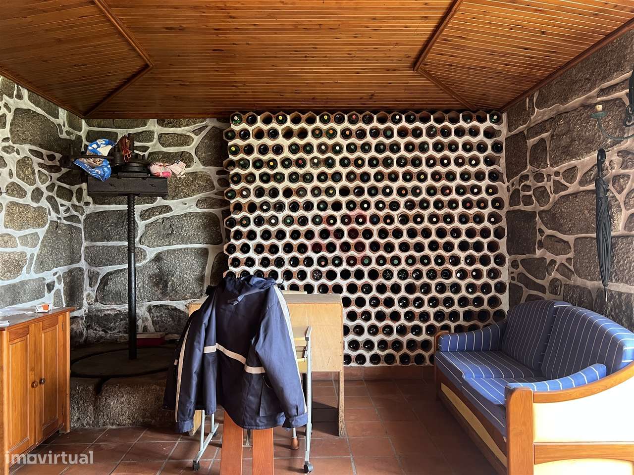 Moradia T4 com Piscina e Terreno de 2.407m² | Raimonda, Paços de Ferre-16