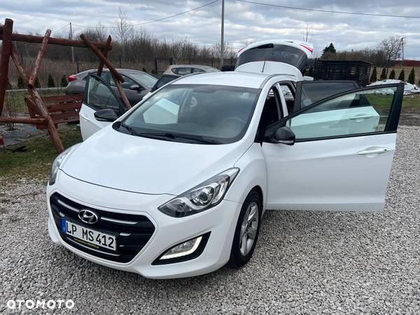 Hyundai I30 blue Kombi 1.6 CRDi Classic Navigation - 18