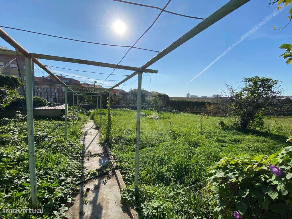 Terreno no Casalinho de Ajuda junto ao Polo Universitário da Ajuda-12