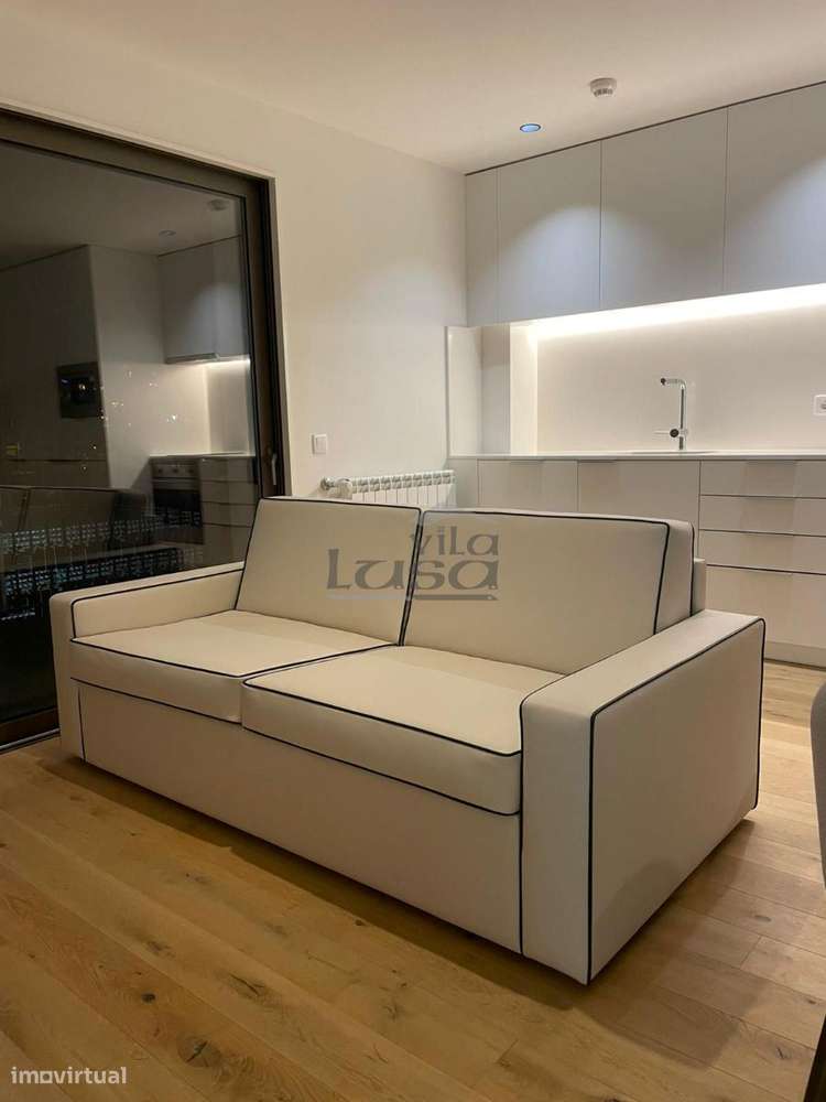 T1 Edifício da Antiga Faculdade de Farmácia (em frente à Igreja de ... - Grande imagem: 5/18