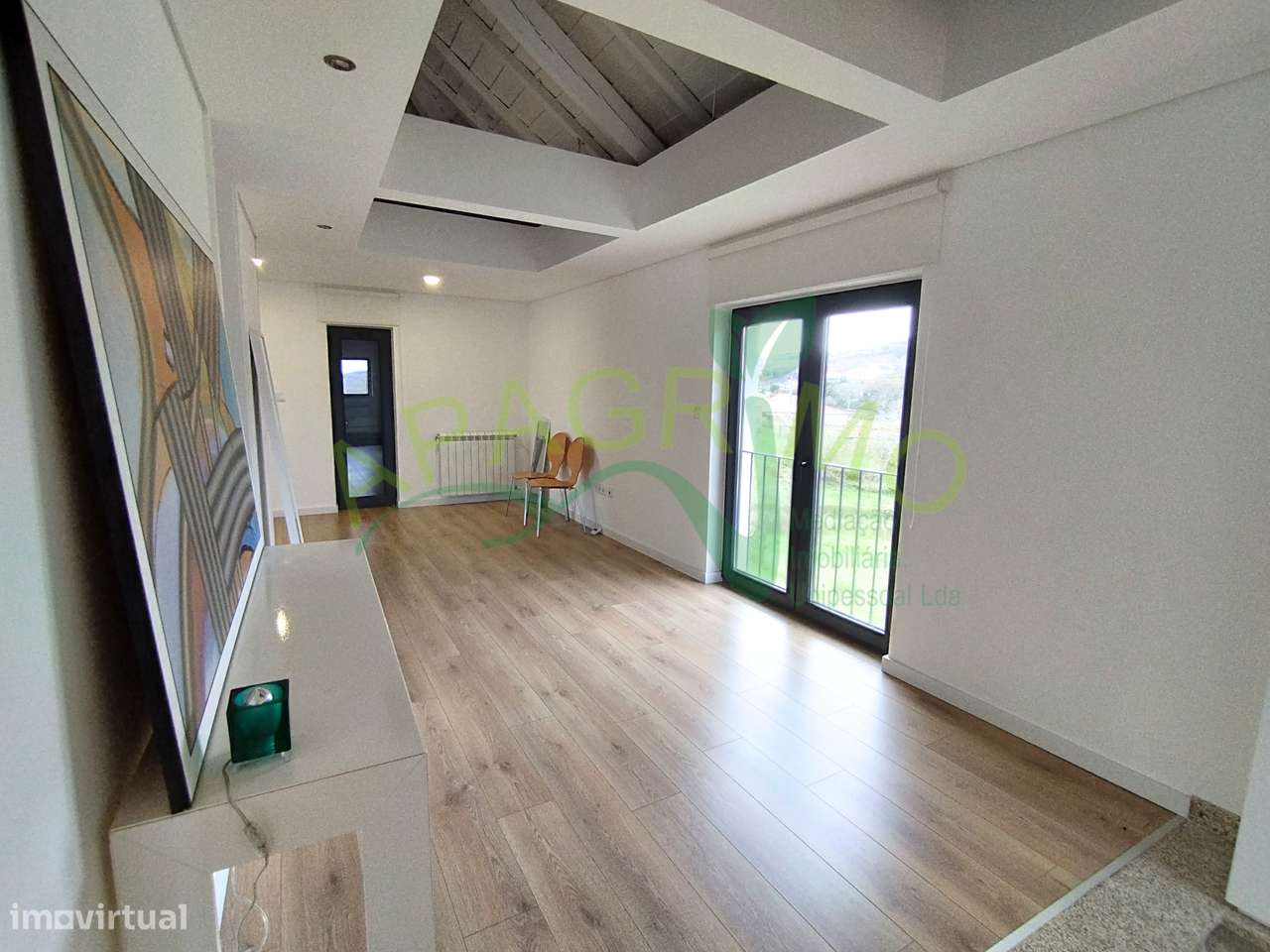 Moradia T2 com garagem e terraço em Penedono-8