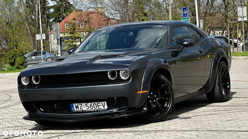 Dodge Challenger - 10