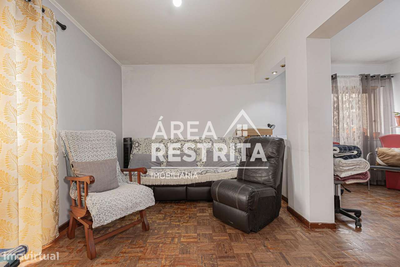 Apartamento T3 transformado em T2 no Seixal, Arrentela-25