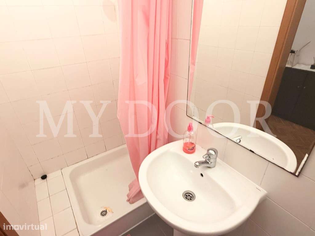 Apartamento T4 Recuperado no Coração de Moscavide-22