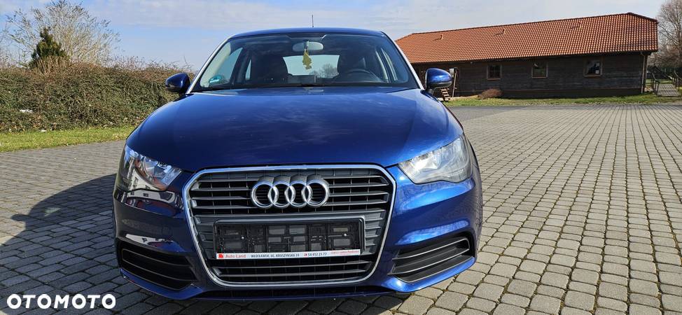 Audi A1 1.2 TFSI Attraction - 9