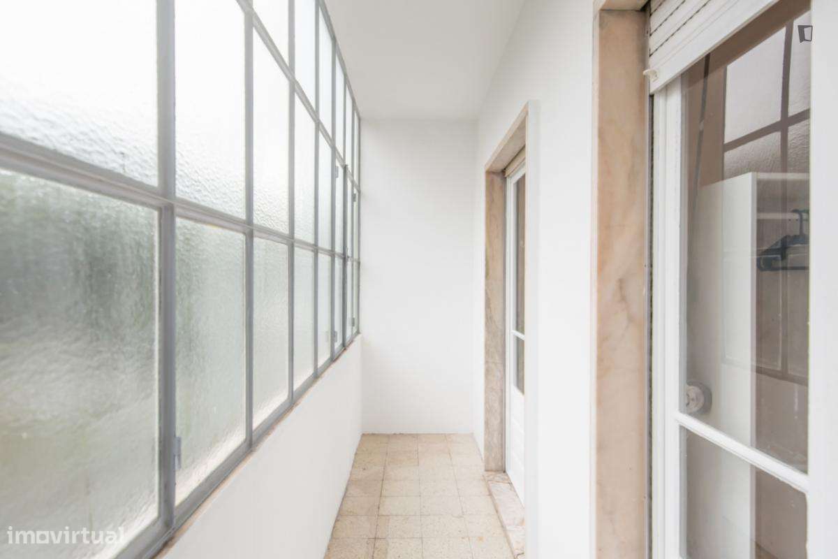 Quarto - localizado em Benfica Lisbon - Grande imagem: 2/6